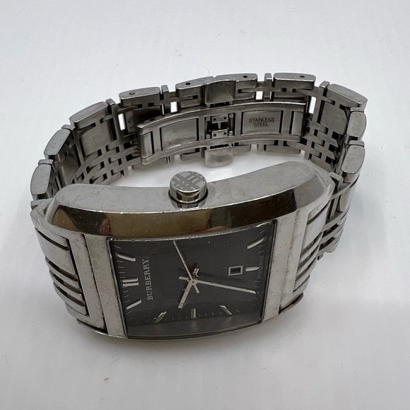 Burberry BU1568 Men's Stainless Steel Check-Pattern Watch - Picture 2 of 7